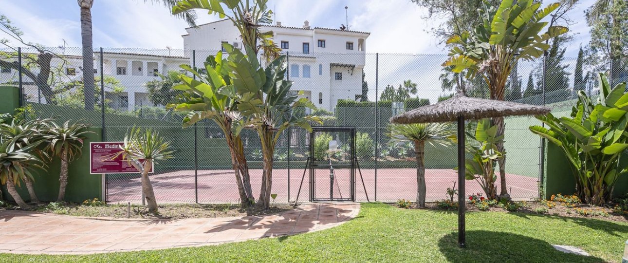 Resale - apartment - Marbella - Puerto Banús
