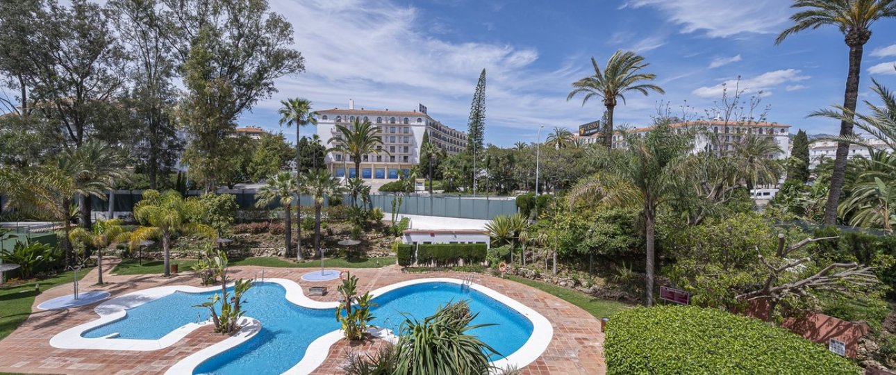 Resale - apartment - Marbella - Puerto Banús