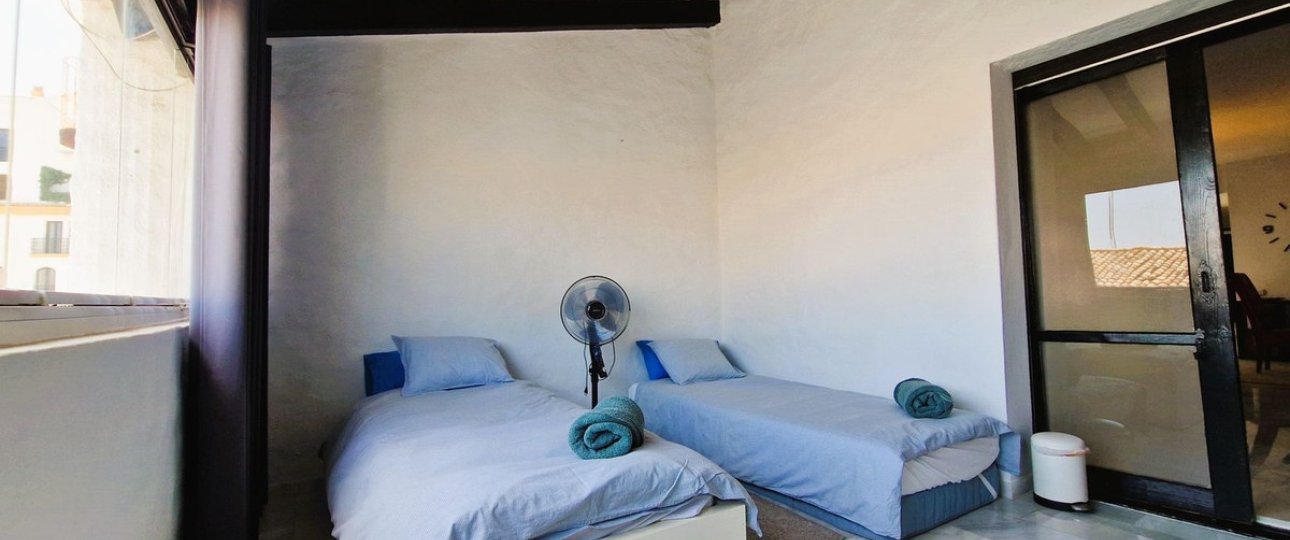 Resale - apartment - Marbella - Puerto Banús