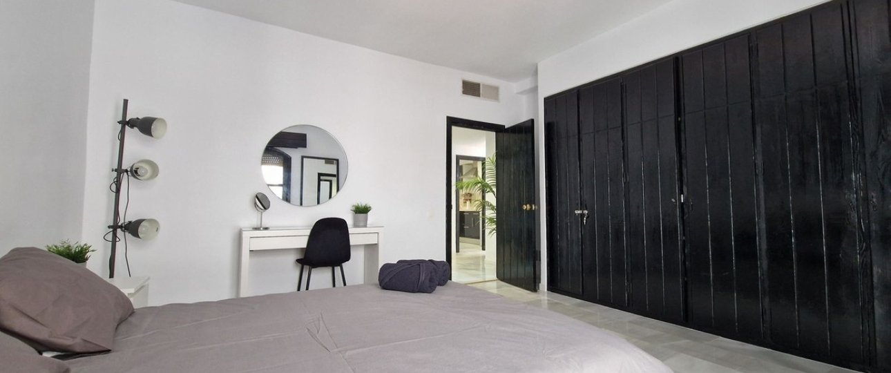 Resale - apartment - Marbella - Puerto Banús