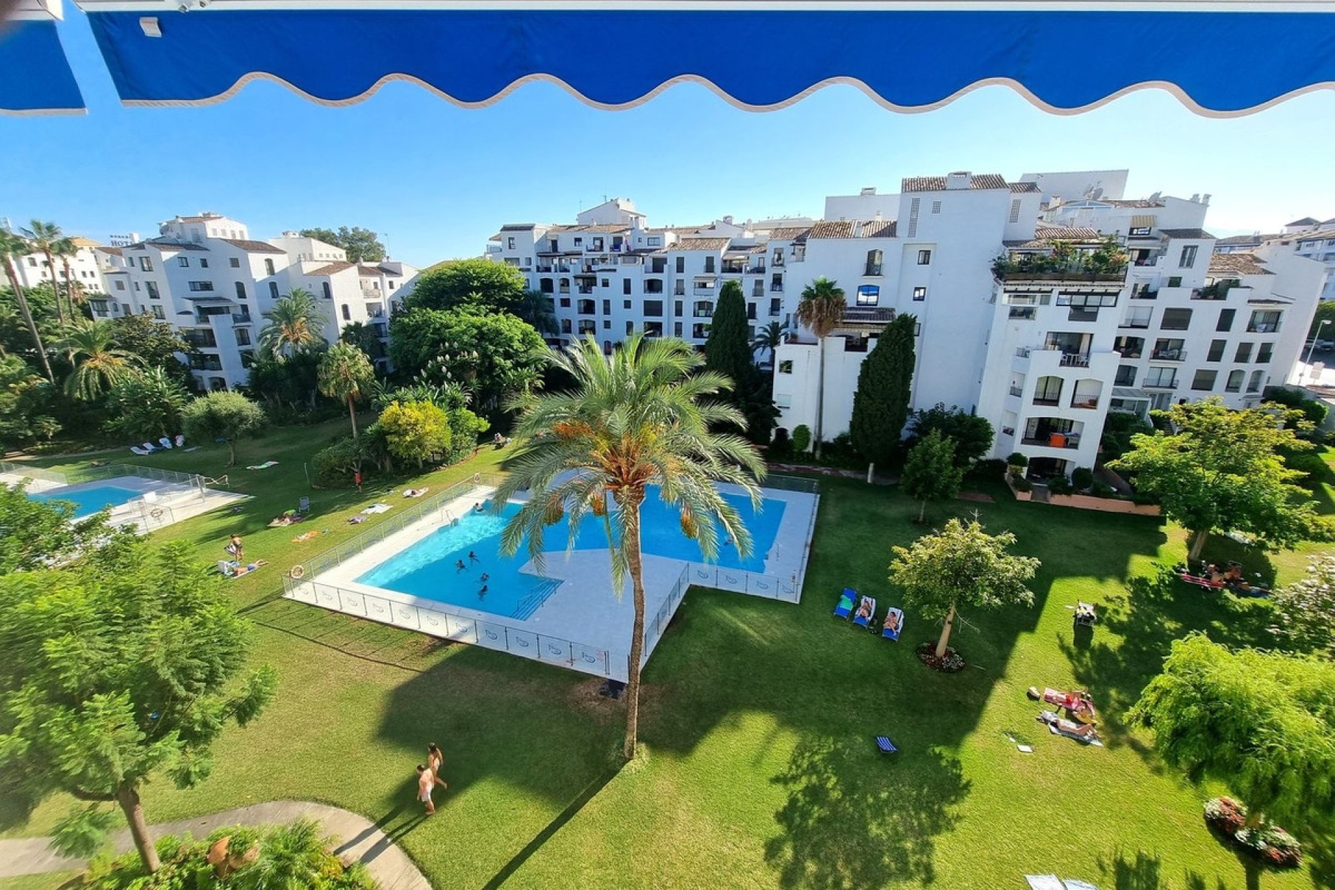 Resale - apartment - Marbella - Puerto Banús