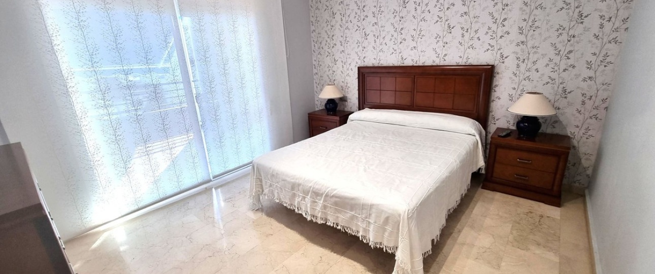 Resale - apartment - Marbella - Puerto Banús