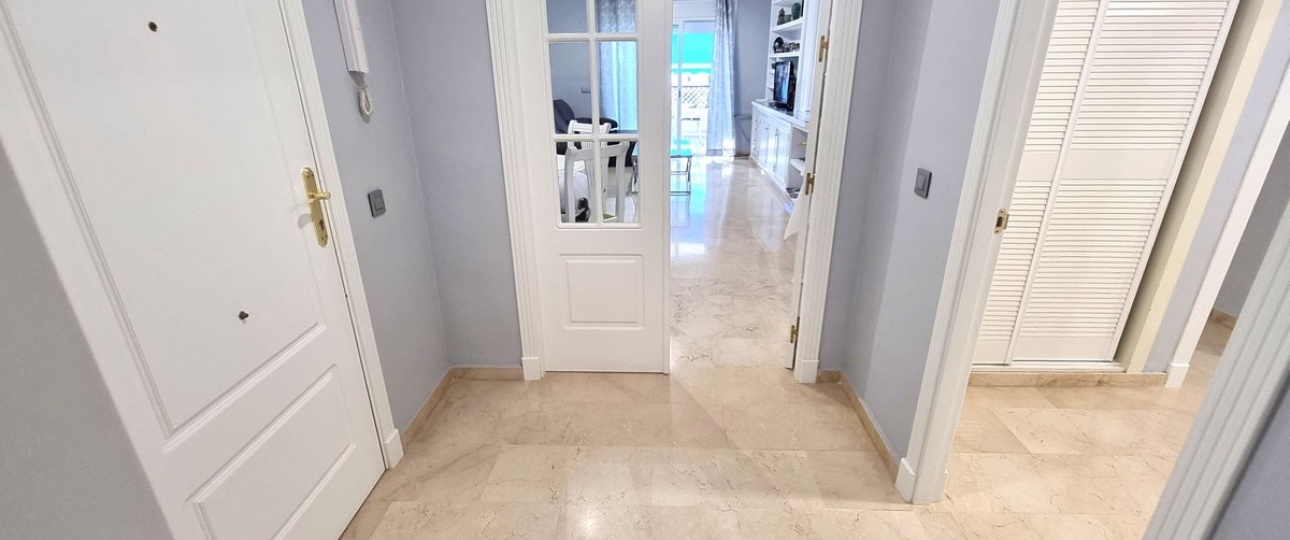 Resale - apartment - Marbella - Puerto Banús