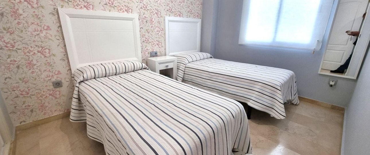 Resale - apartment - Marbella - Puerto Banús