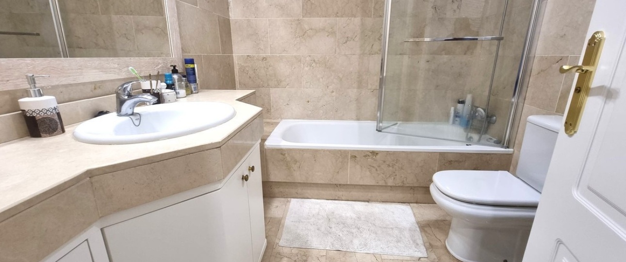 Resale - apartment - Marbella - Puerto Banús