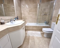 Resale - apartment - Marbella - Puerto Banús