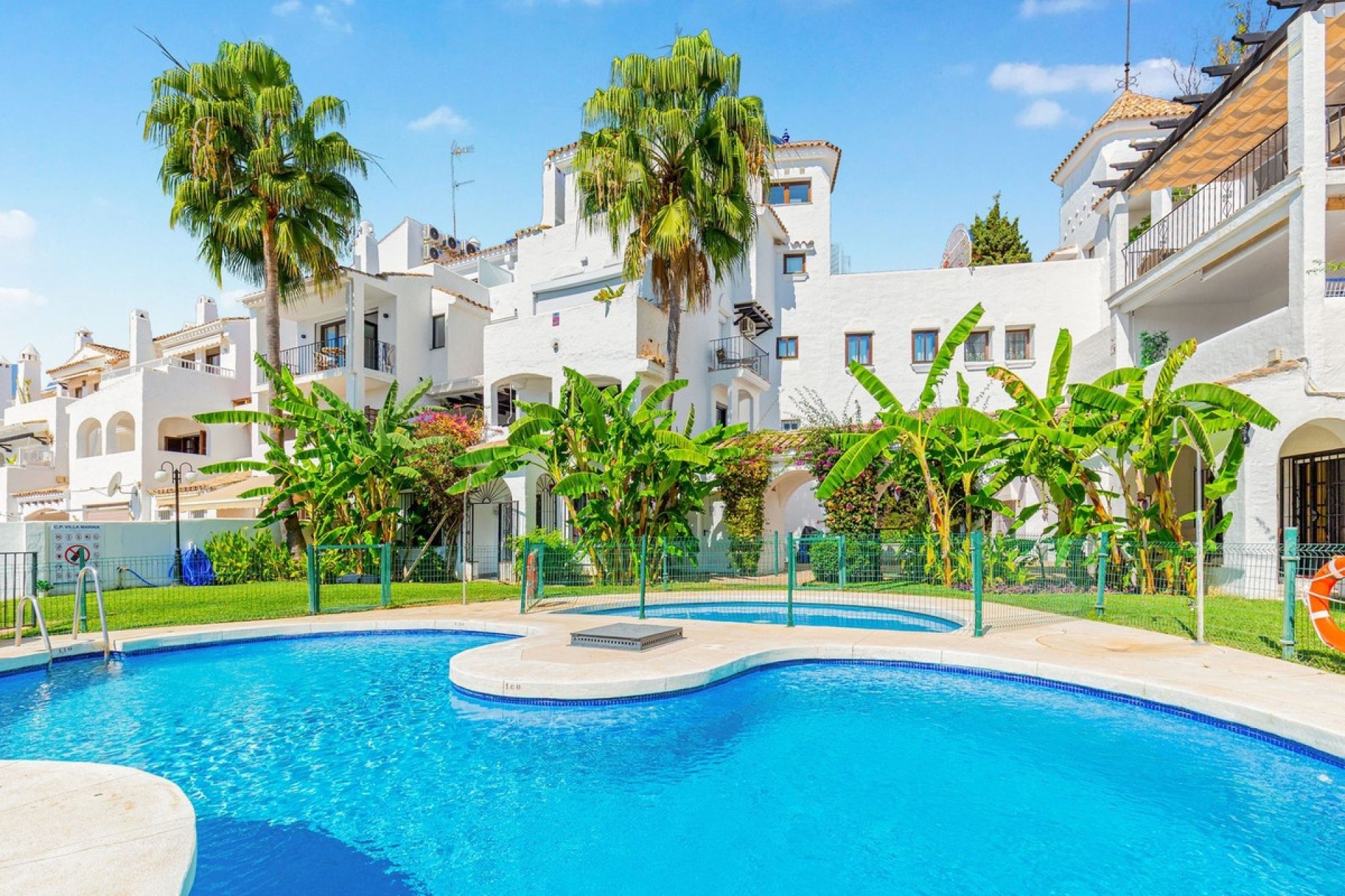 Resale - apartment - Marbella - Puerto Banús