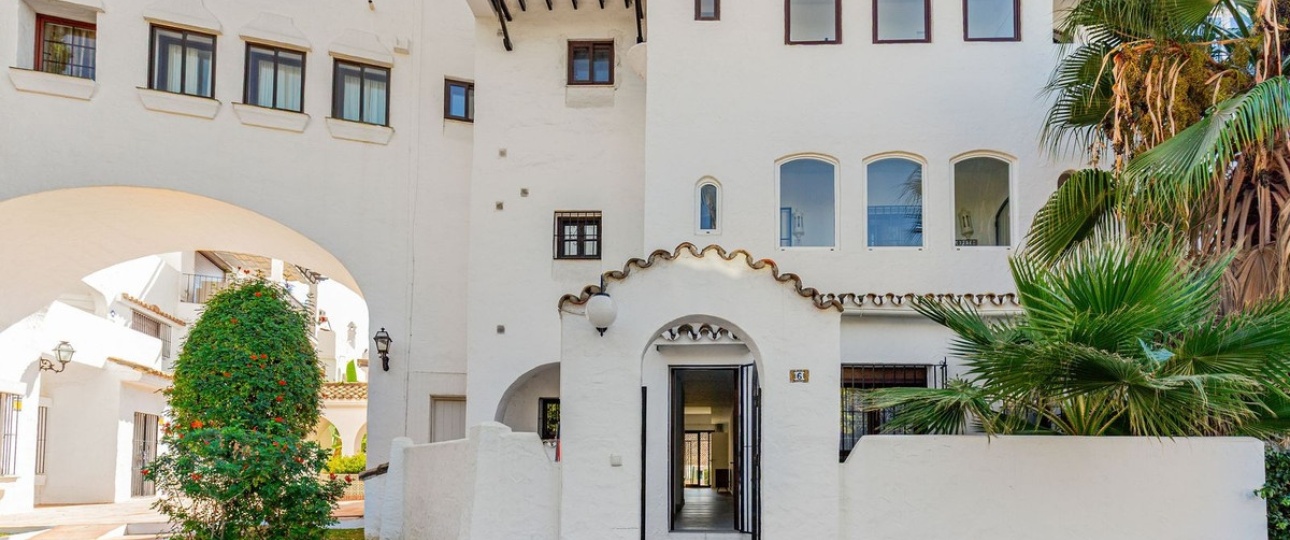 Resale - apartment - Marbella - Puerto Banús