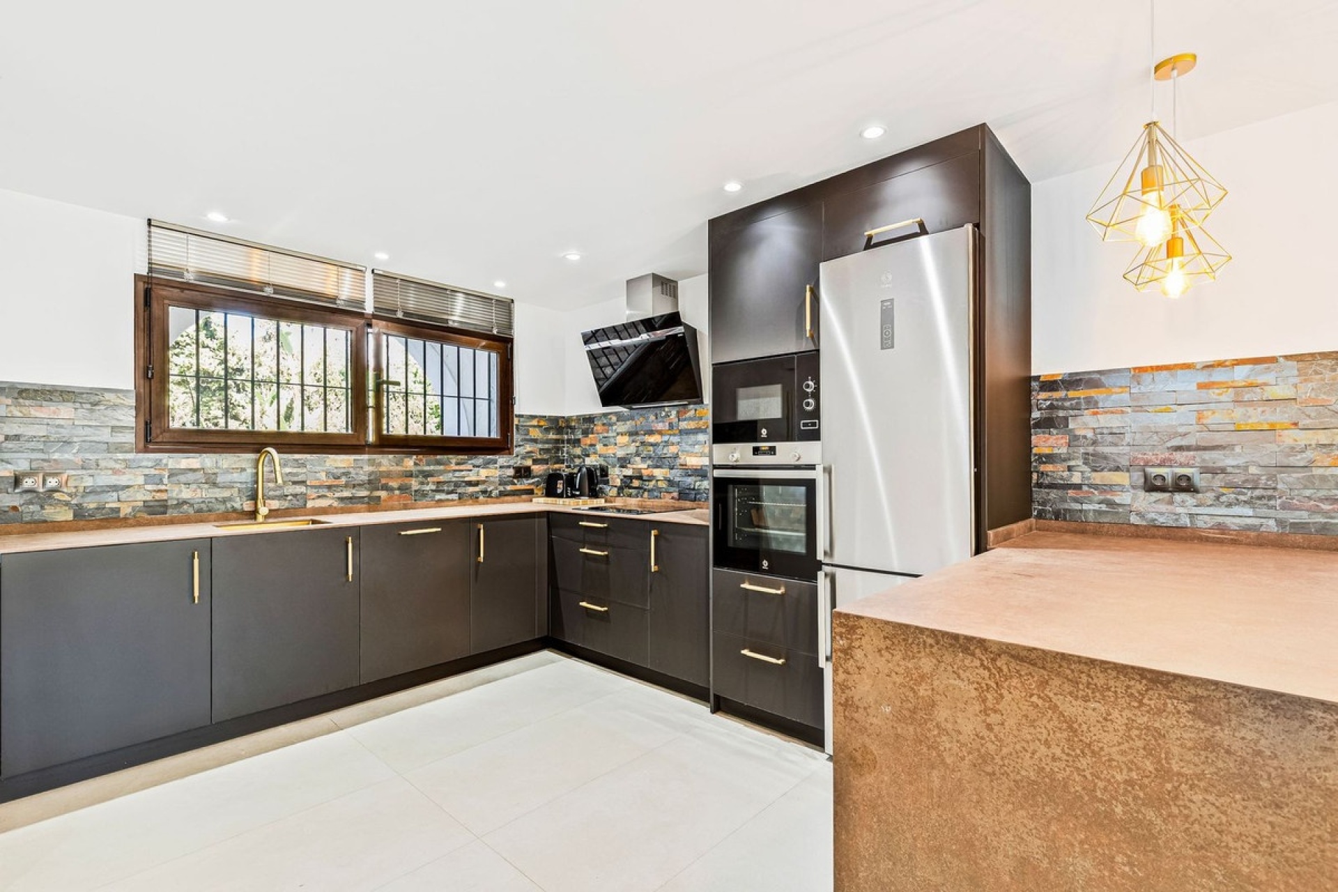 Resale - apartment - Marbella - Puerto Banús