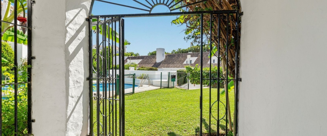 Resale - apartment - Marbella - Puerto Banús