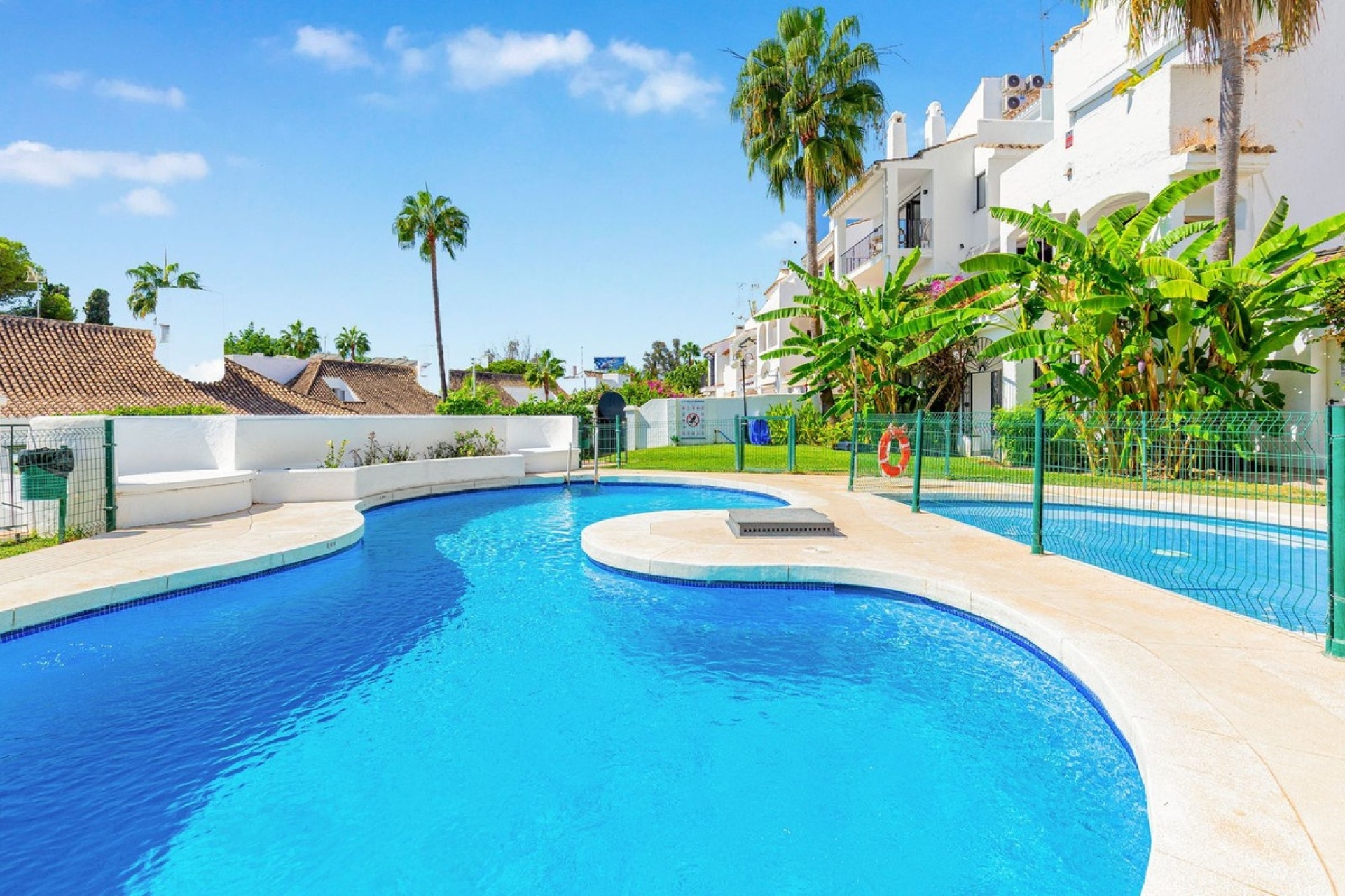 Resale - apartment - Marbella - Puerto Banús