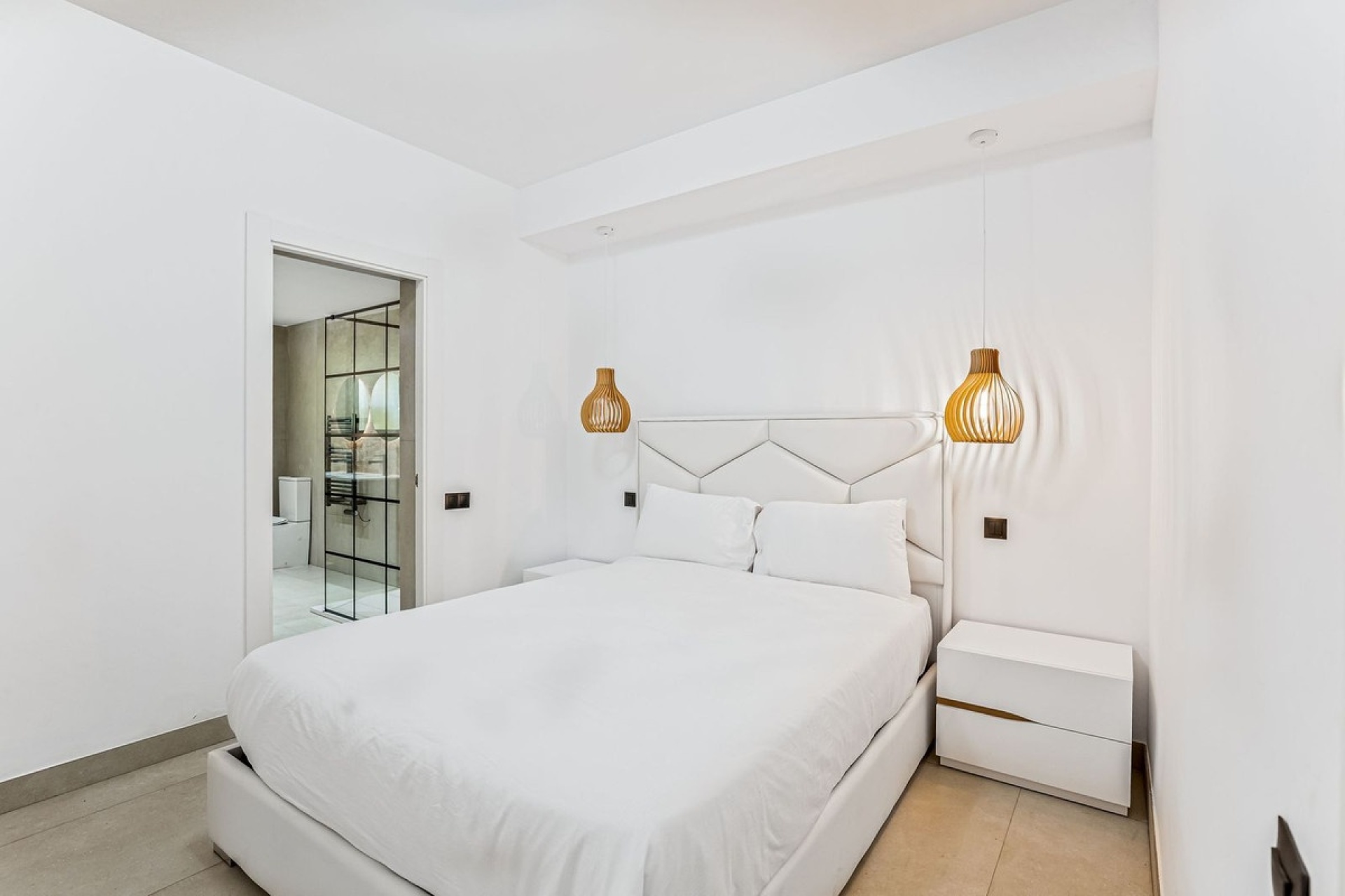 Resale - apartment - Marbella - Puerto Banús