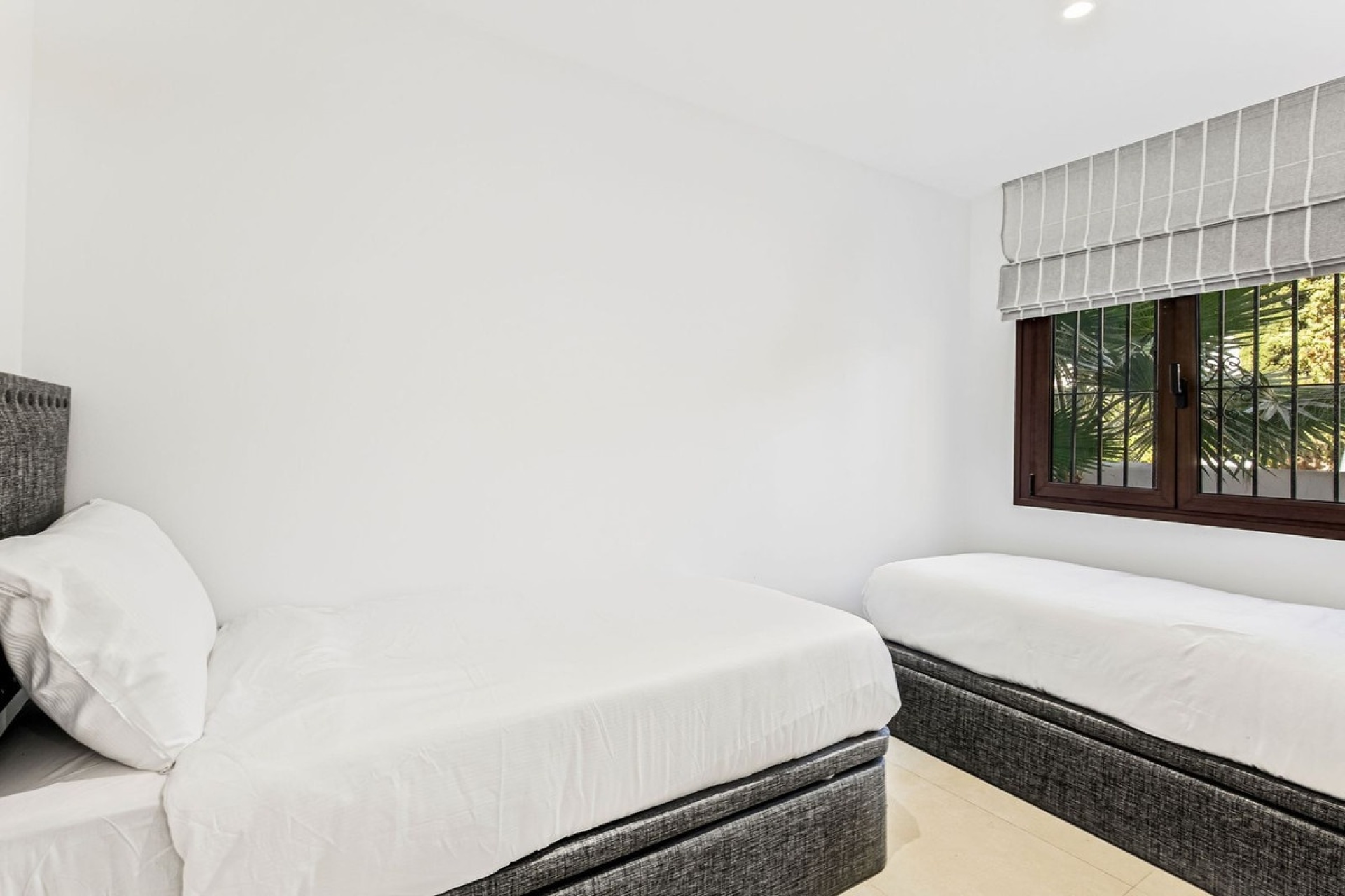 Resale - apartment - Marbella - Puerto Banús