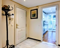 Resale - apartment - Marbella - Puerto Banús