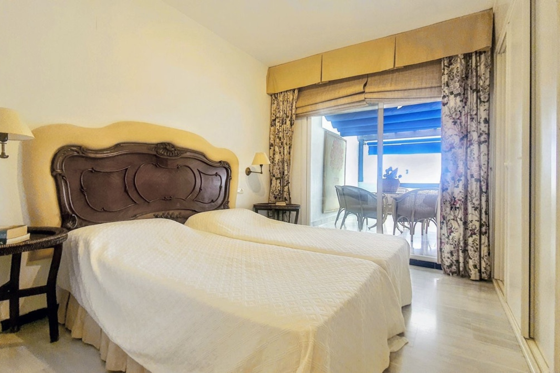 Resale - apartment - Marbella - Puerto Banús