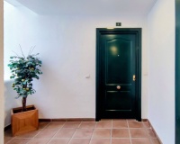 Resale - apartment - Marbella - Puerto Banús