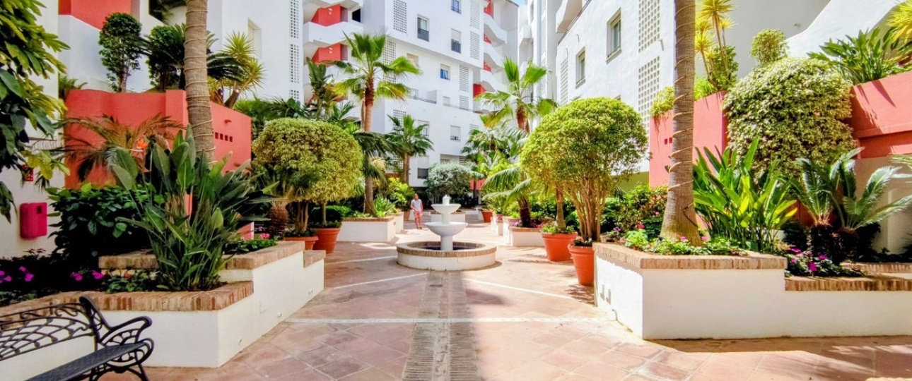 Resale - apartment - Marbella - Puerto Banús