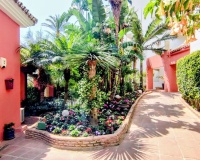 Resale - apartment - Marbella - Puerto Banús