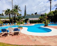 Resale - apartment - Marbella - Puerto Banús