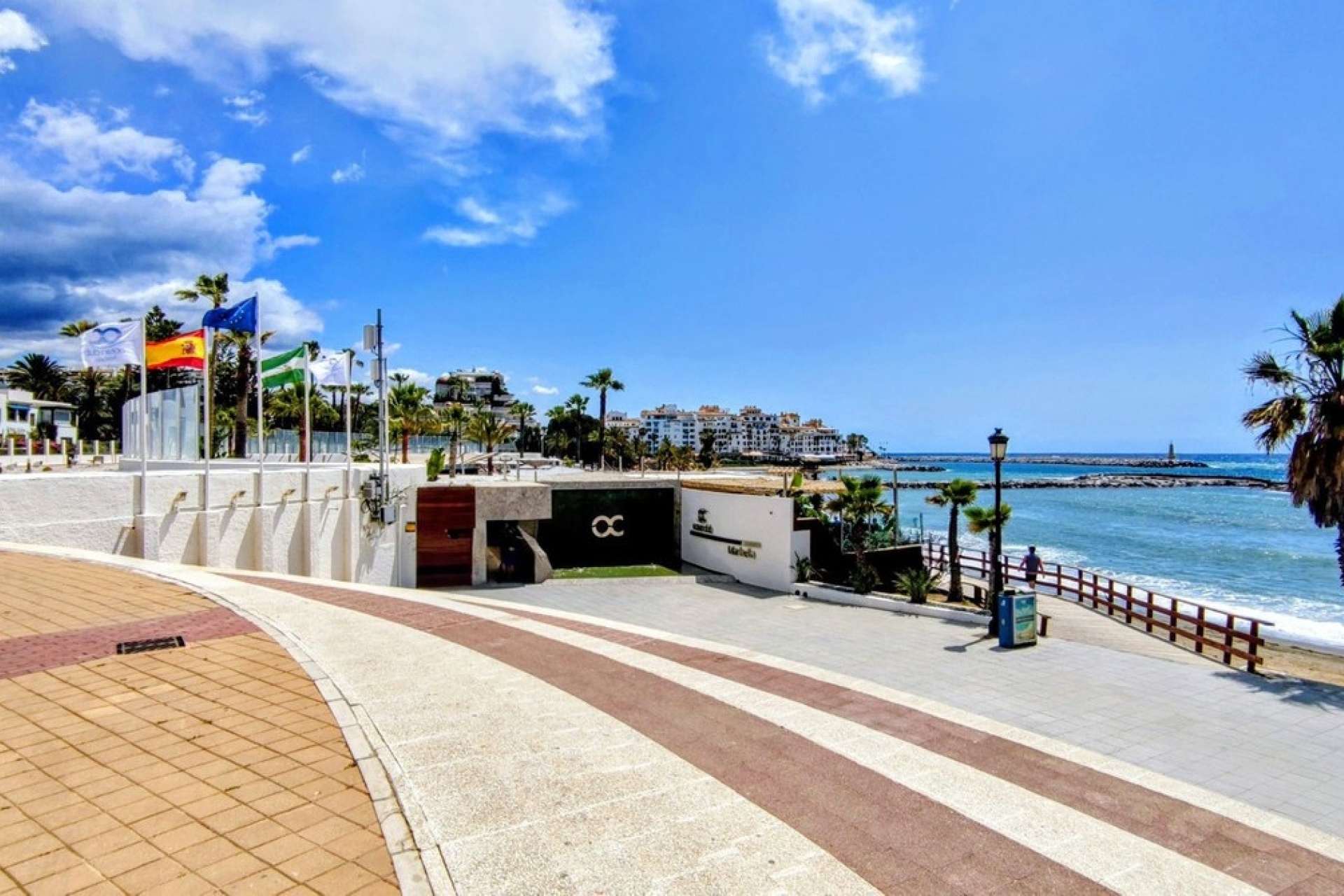 Resale - apartment - Marbella - Puerto Banús