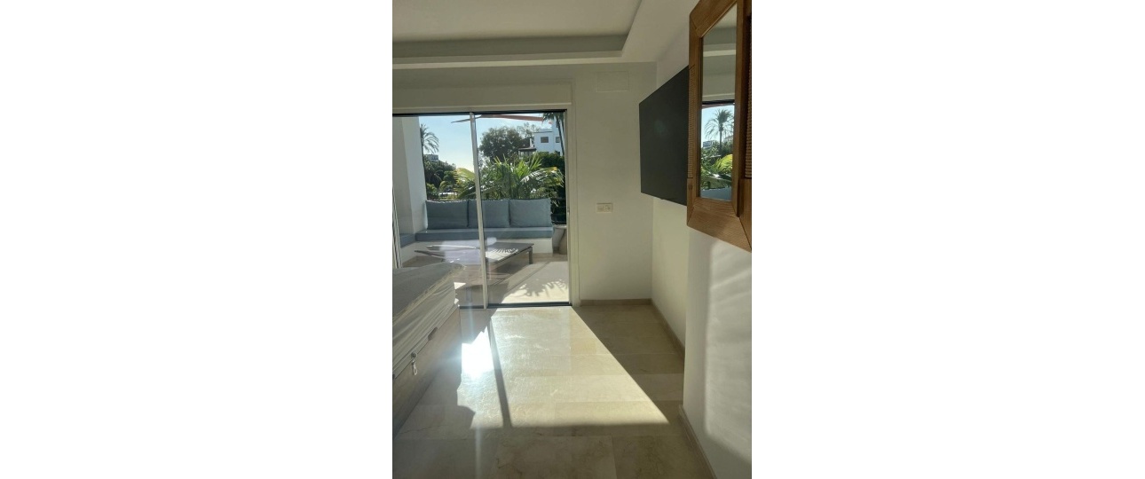 Resale - apartment - Marbella - Puerto Banús