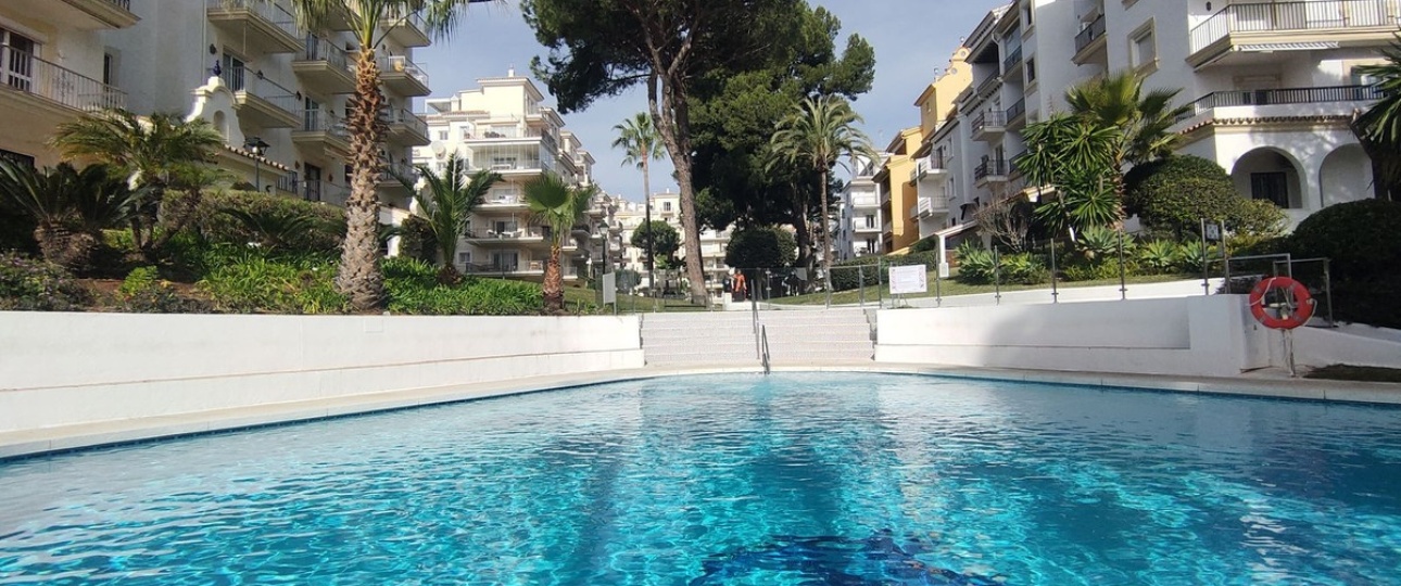 Resale - apartment - Marbella - Puerto Banús