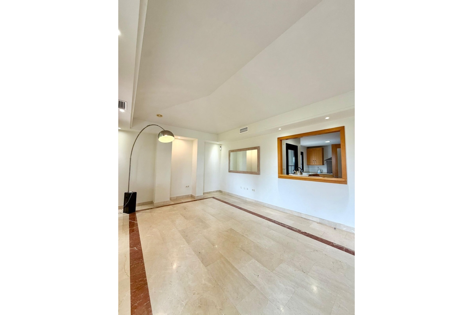 Resale - apartment - Marbella - Puerto Banús