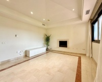 Resale - apartment - Marbella - Puerto Banús