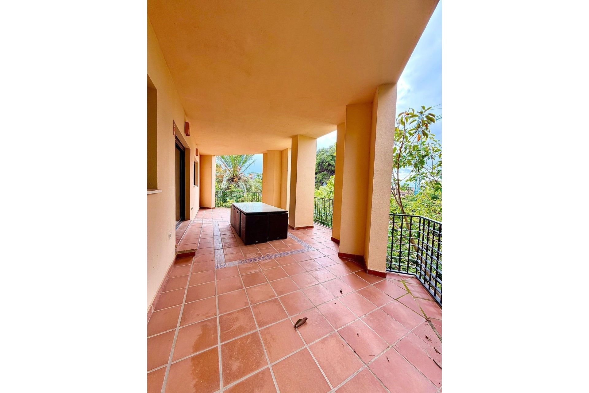 Resale - apartment - Marbella - Puerto Banús