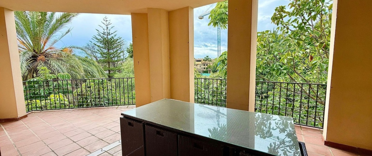 Resale - apartment - Marbella - Puerto Banús