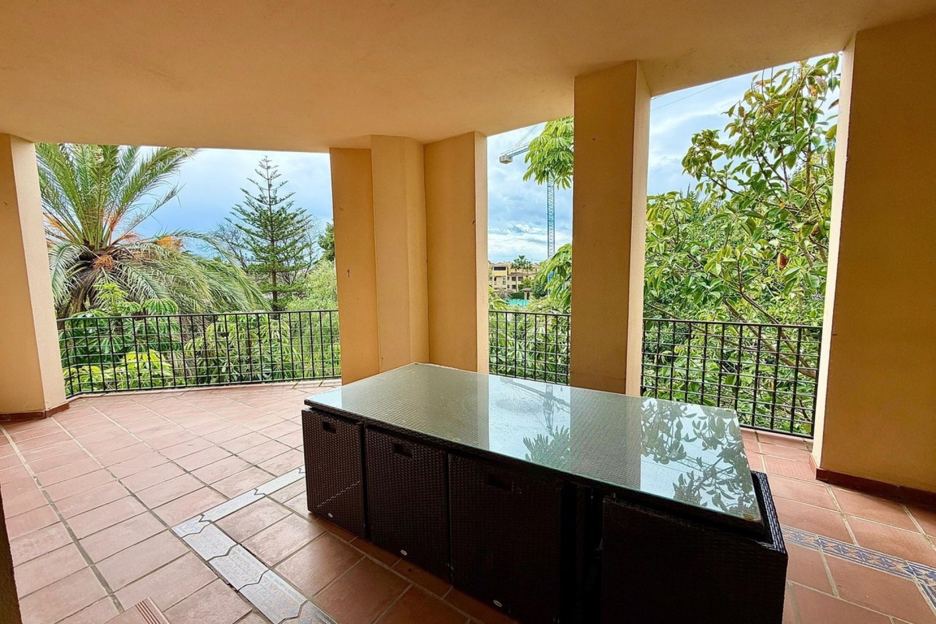 Resale - apartment - Marbella - Puerto Banús