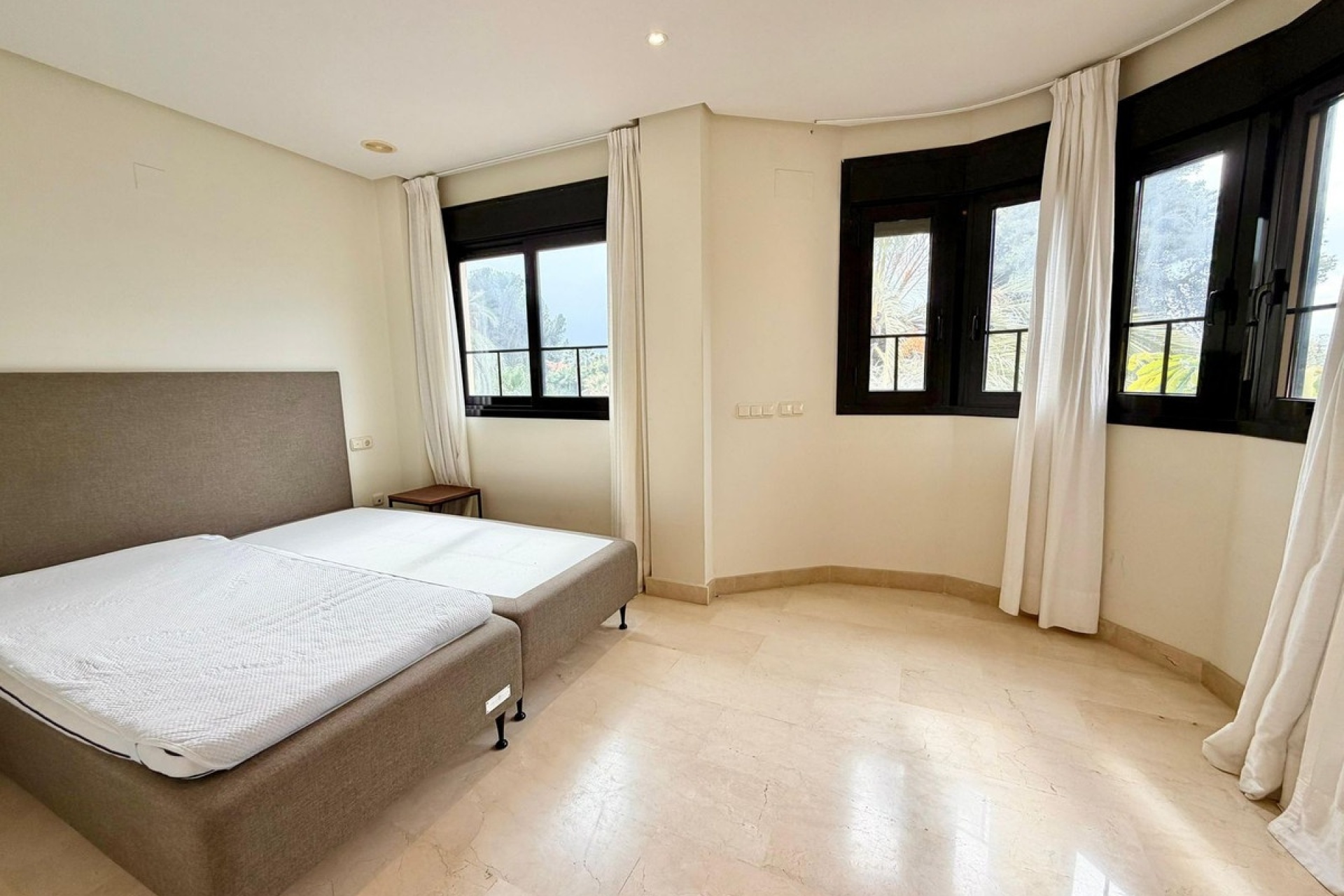 Resale - apartment - Marbella - Puerto Banús