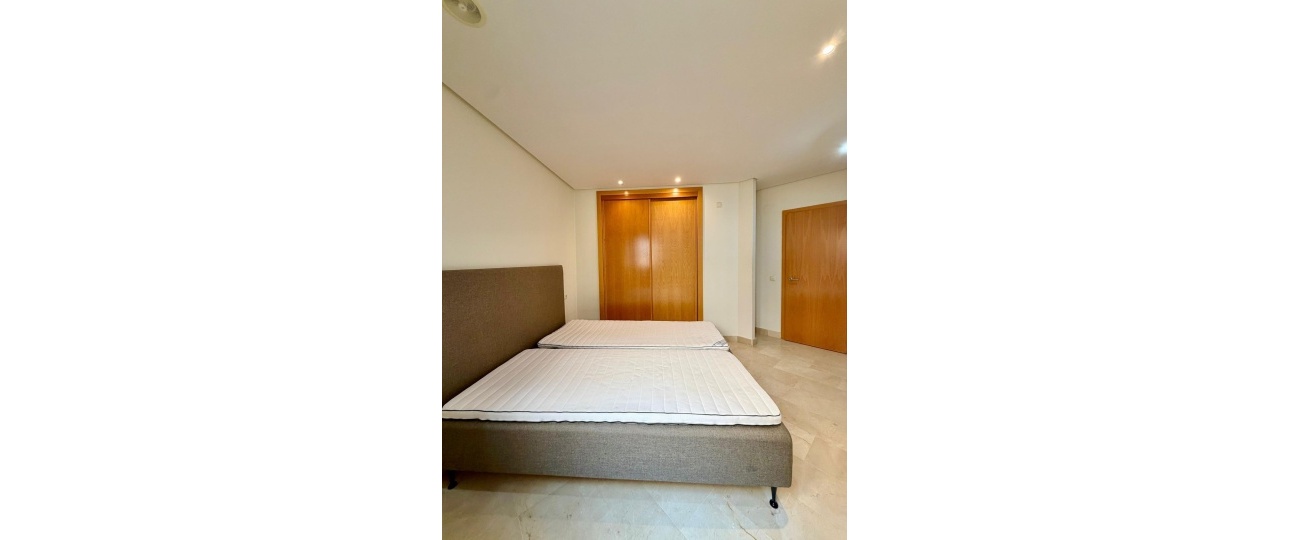 Resale - apartment - Marbella - Puerto Banús