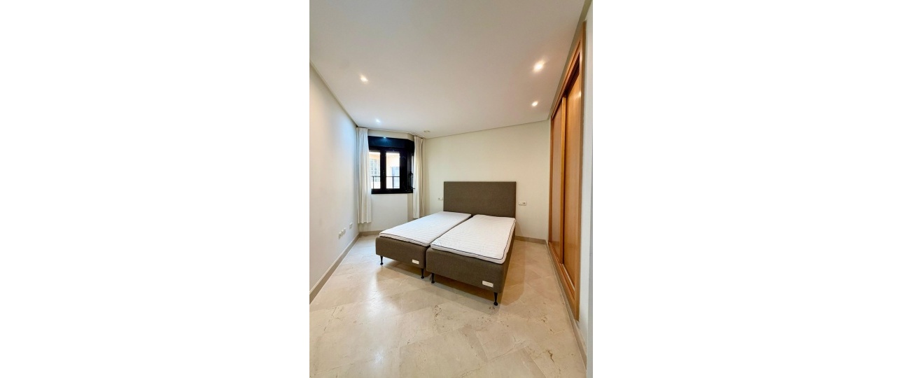 Resale - apartment - Marbella - Puerto Banús