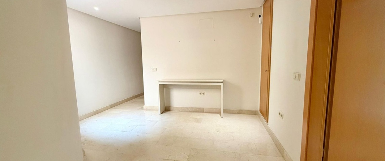Resale - apartment - Marbella - Puerto Banús