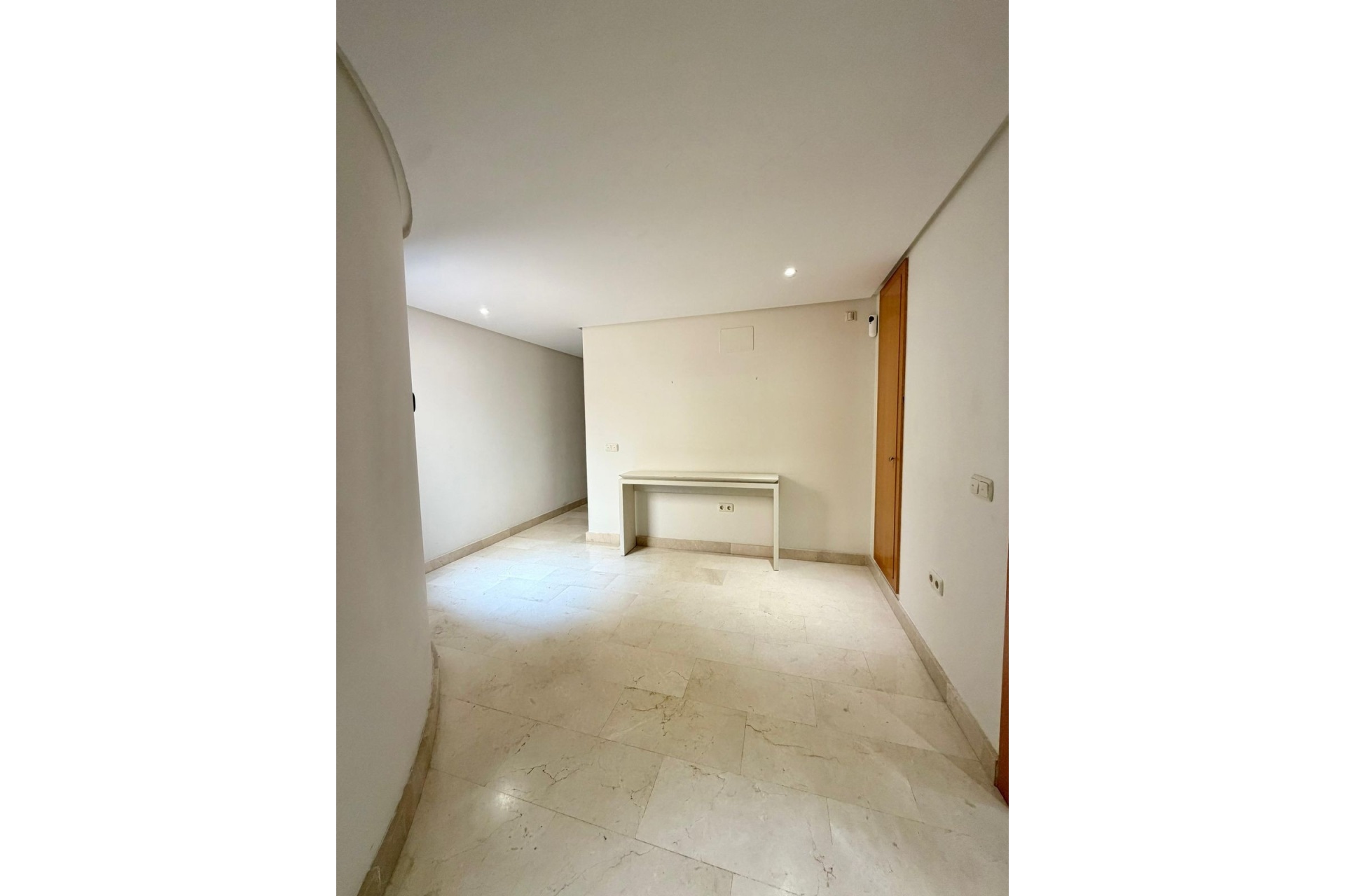 Resale - apartment - Marbella - Puerto Banús