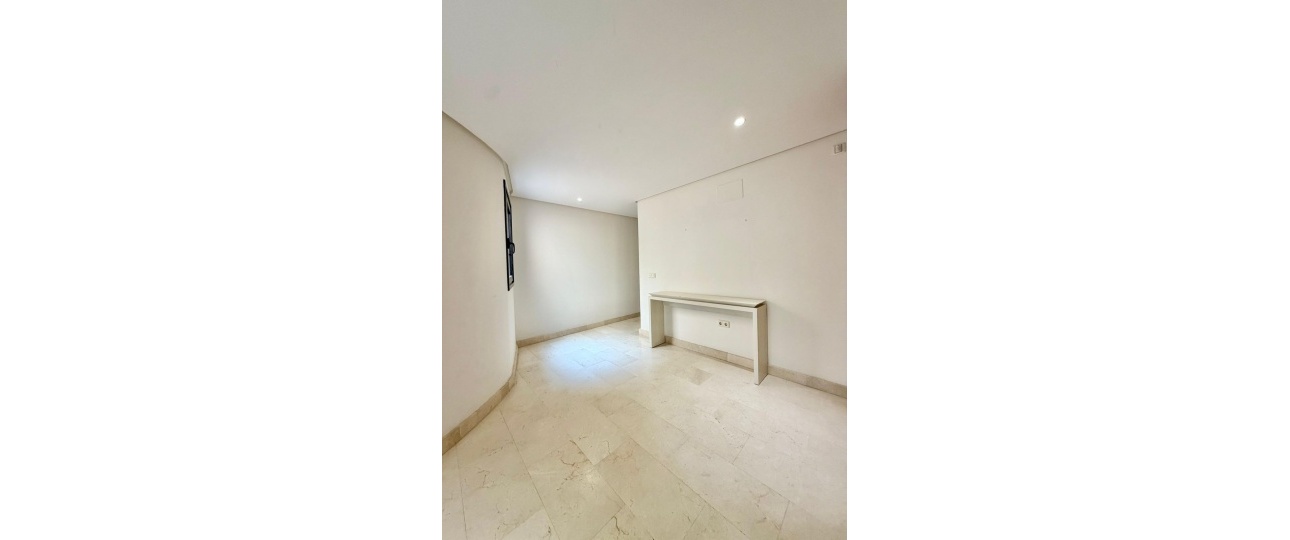 Resale - apartment - Marbella - Puerto Banús