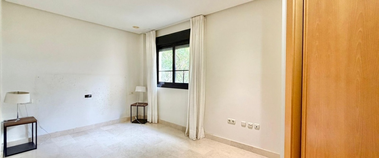Resale - apartment - Marbella - Puerto Banús