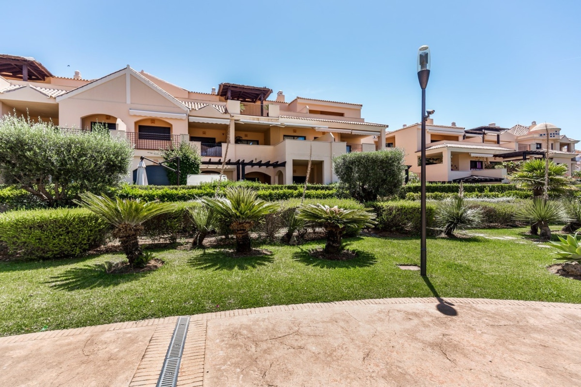 Resale - apartment - Marbella - Puerto Banús