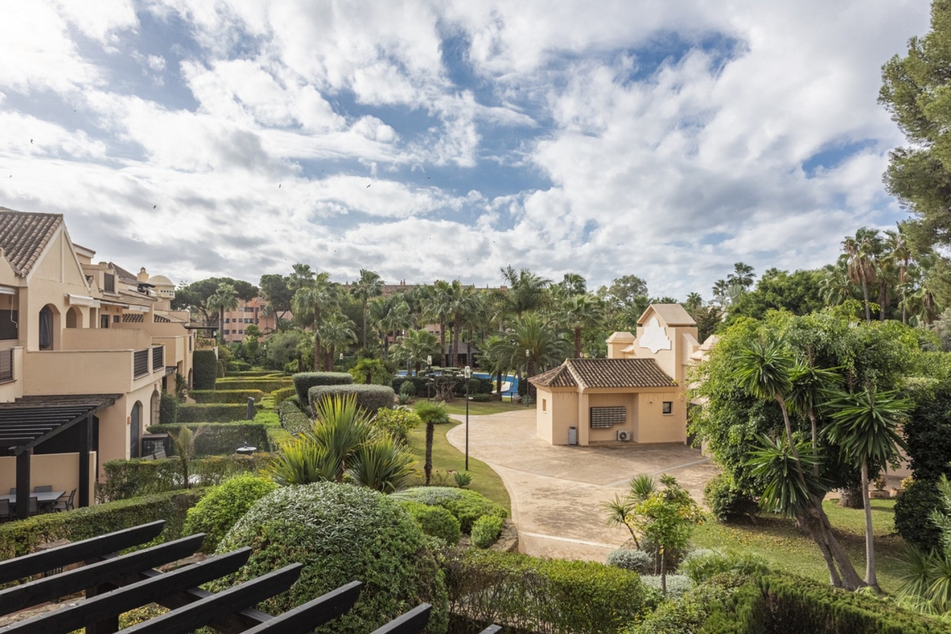 Resale - apartment - Marbella - Puerto Banús