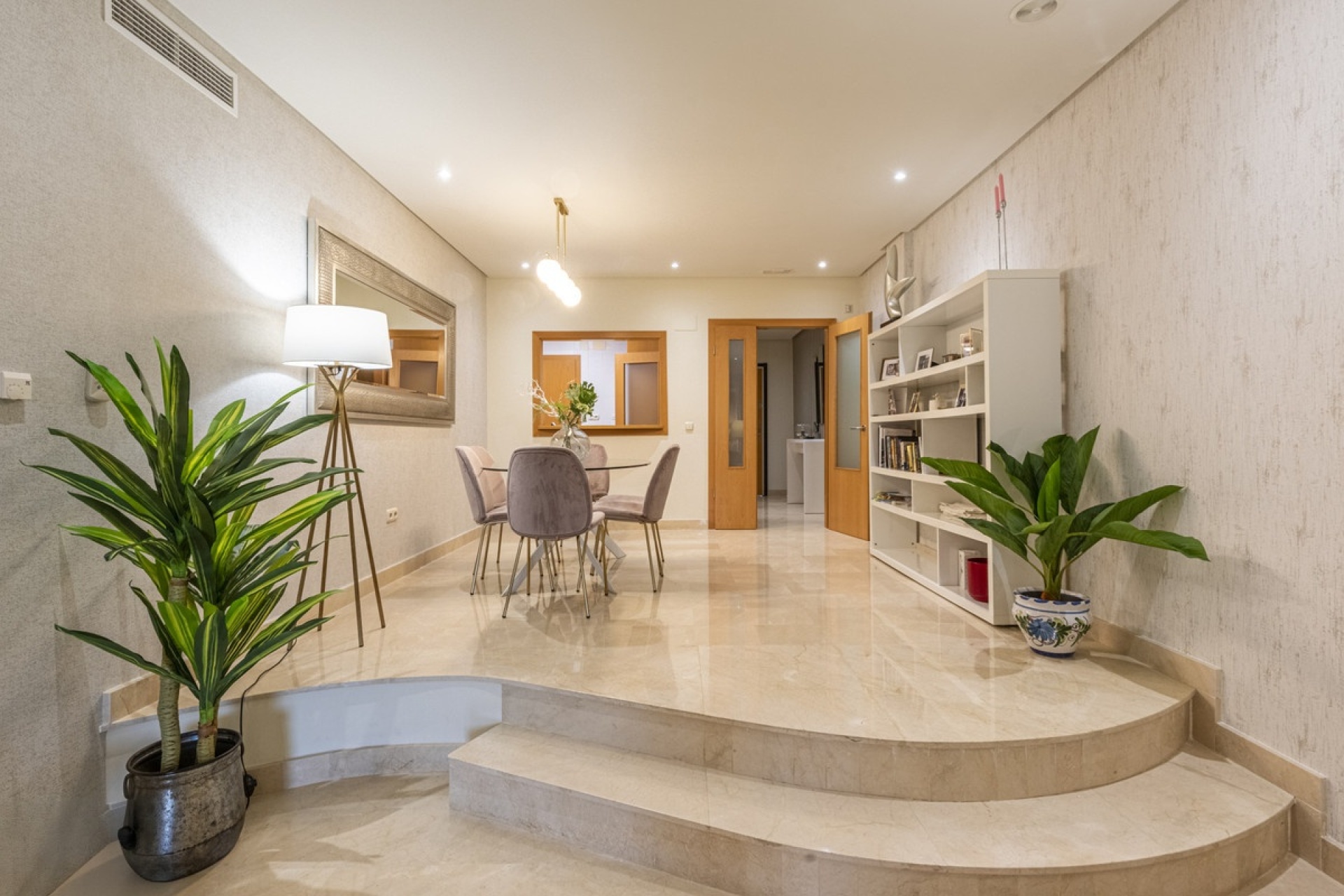 Resale - apartment - Marbella - Puerto Banús