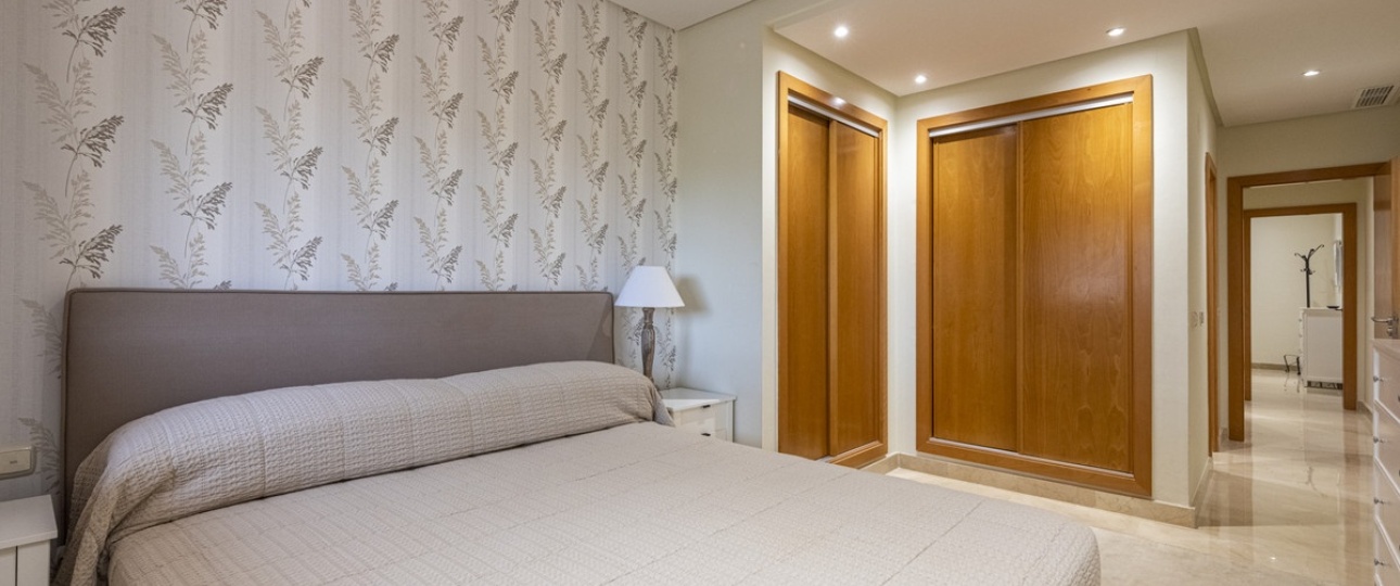 Resale - apartment - Marbella - Puerto Banús