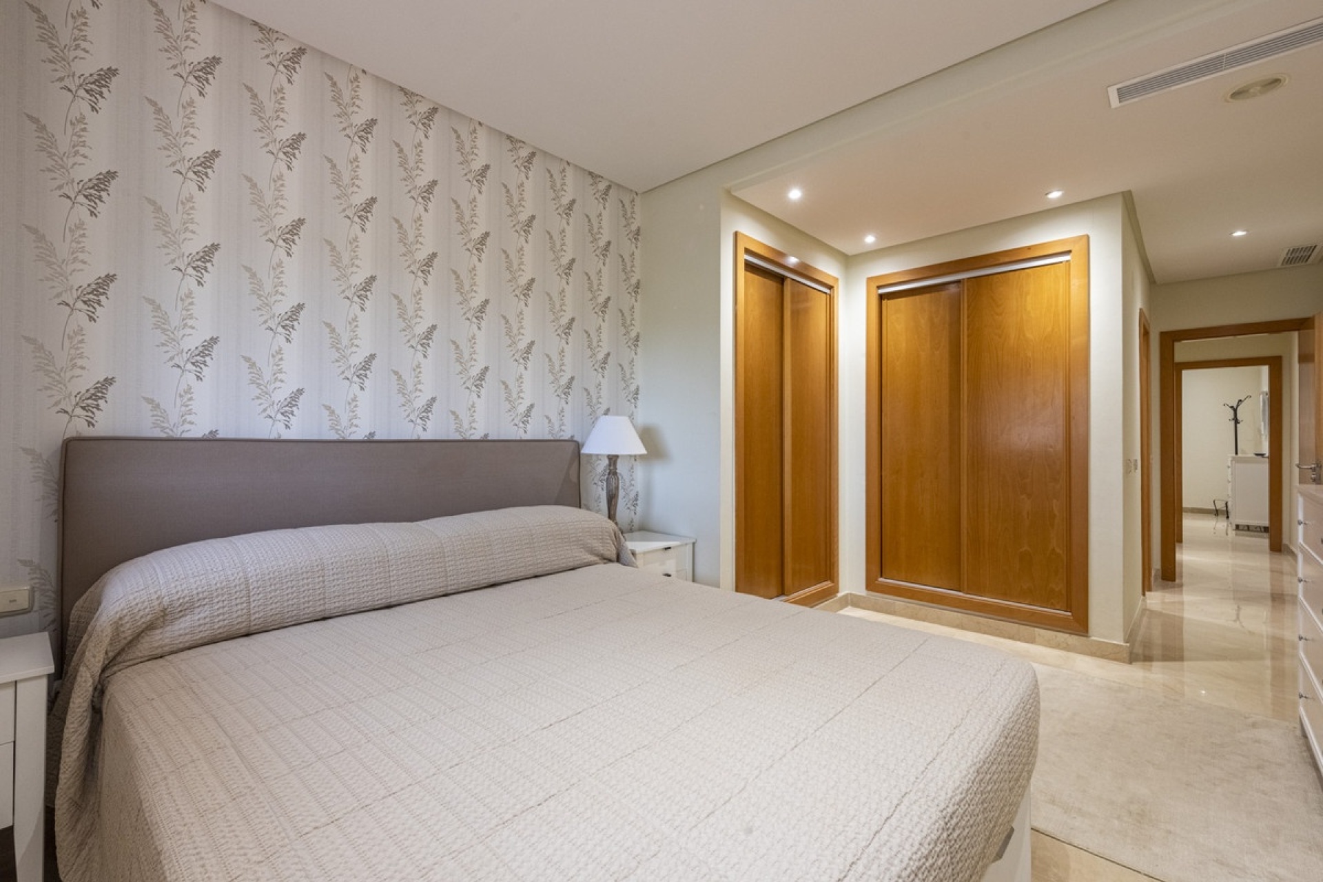 Resale - apartment - Marbella - Puerto Banús