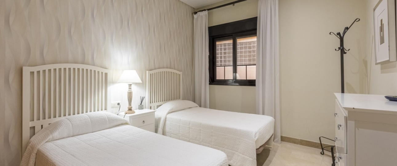 Resale - apartment - Marbella - Puerto Banús