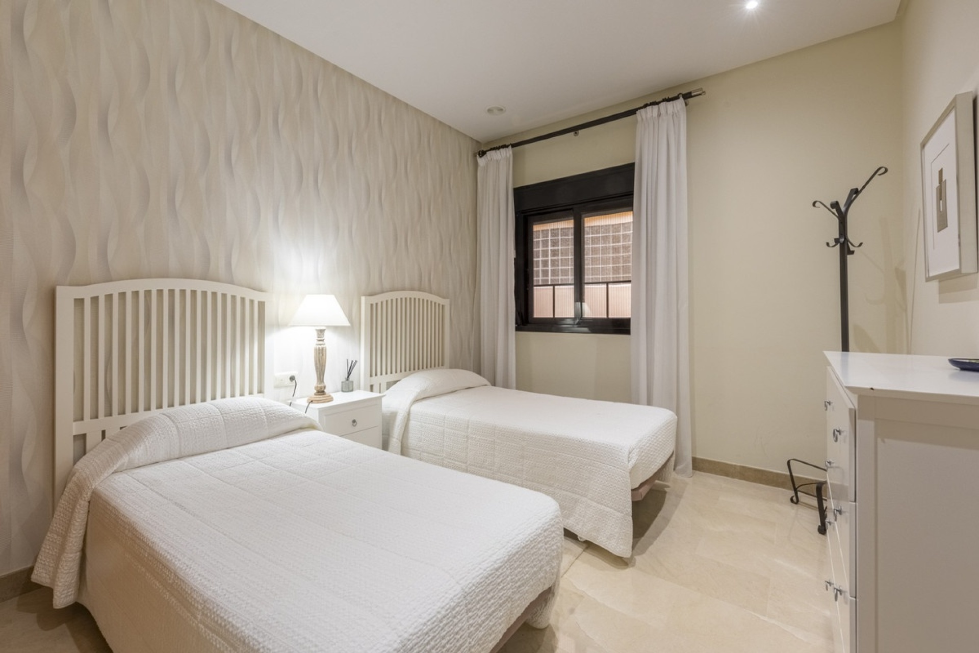Resale - apartment - Marbella - Puerto Banús