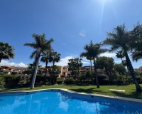 Resale - apartment - Marbella - Puerto Banús