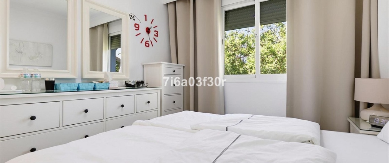 Resale - apartment - Marbella - Puerto Banús