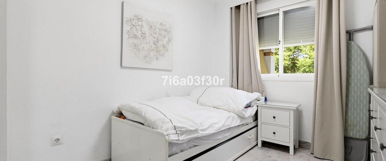 Resale - apartment - Marbella - Puerto Banús