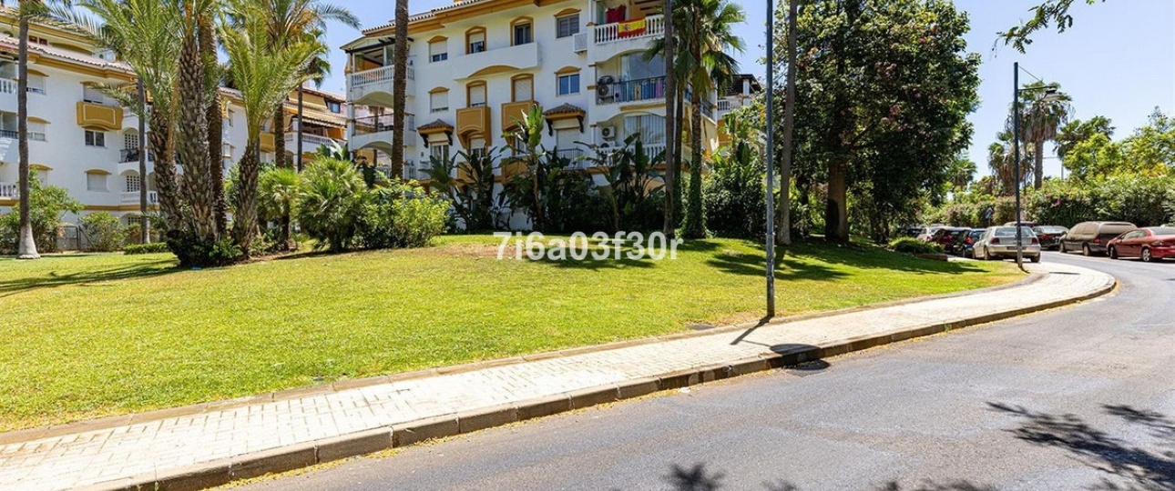 Resale - apartment - Marbella - Puerto Banús