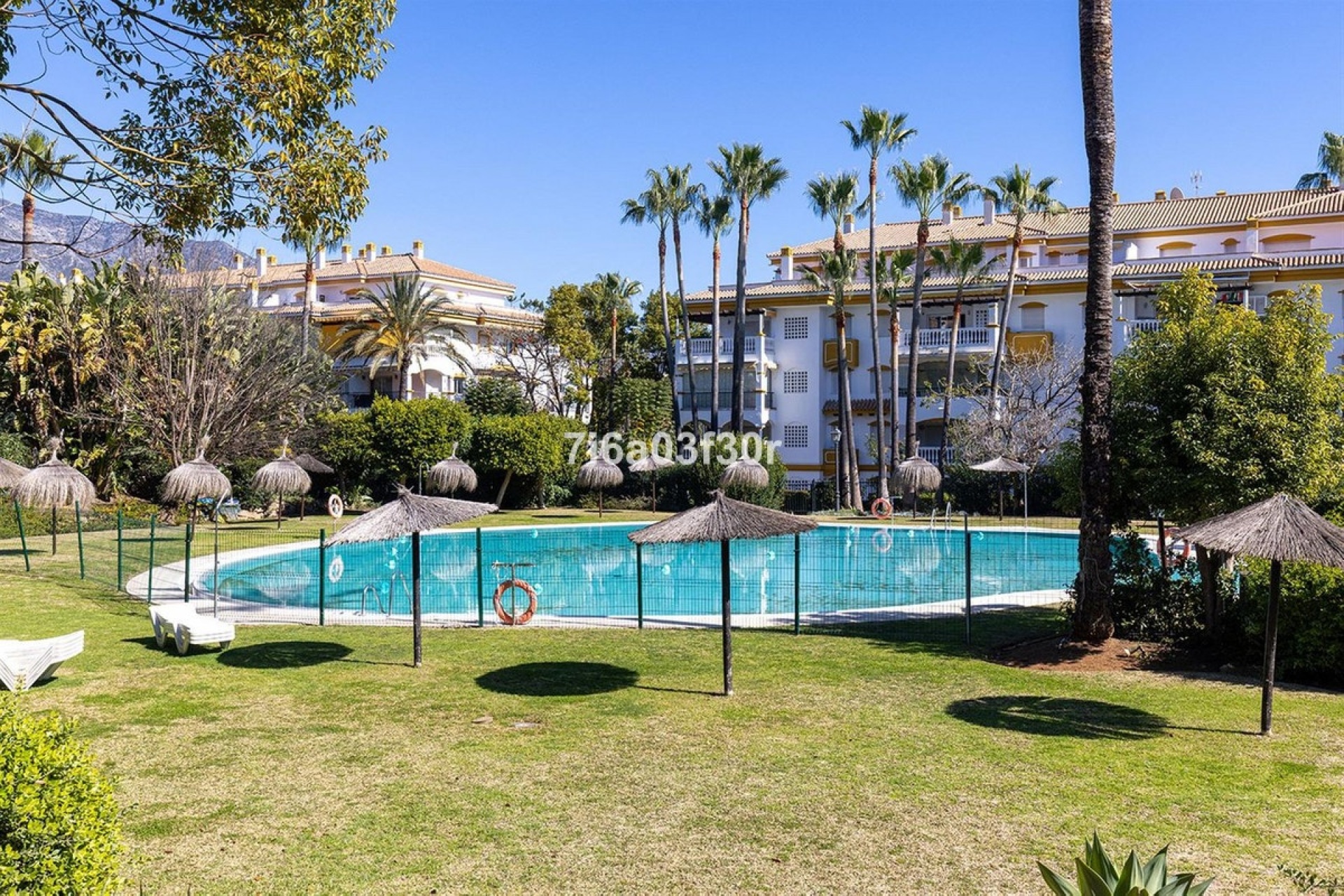 Resale - apartment - Marbella - Puerto Banús